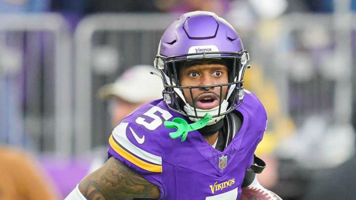 Vikings to trade CB coming off injury to Colts