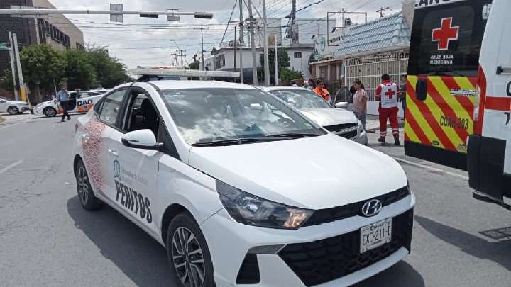 Mujer y su hija terminan graves al ser arrolladas por un vehículo en Torreón