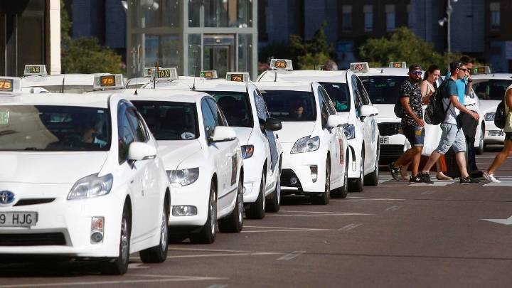 Detenido por hacerle un mataleón a un taxista en plena autovía en Zaragoza