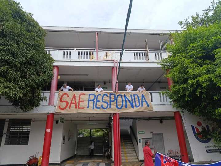 Crisis en el FCECEP: estudiantes y trabajadores enfrentan la suspensión del semestre 2025