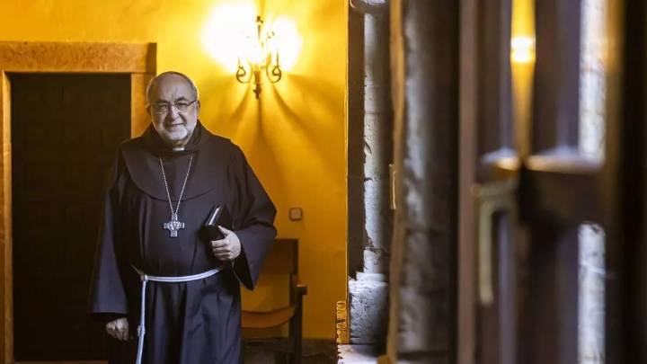 El arzobispo de Oviedo cuestiona la "reciprocidad de los moritos con los cristianos" tras la polémica en Jumilla