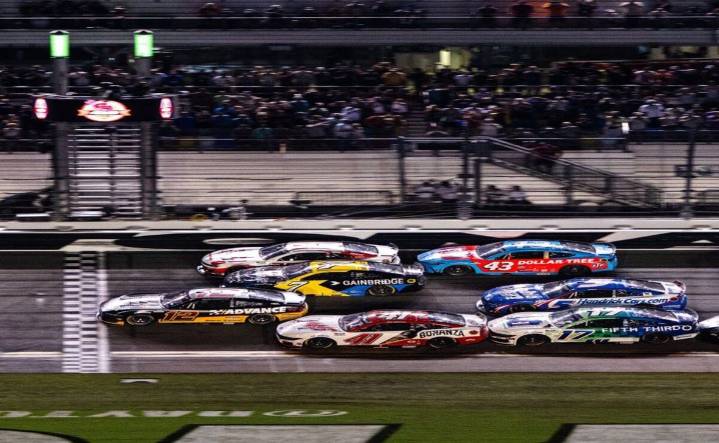 Daniel Suárez se quedó a segundos de los Playoffs en Nascar Cup; fue segundo en Daytona