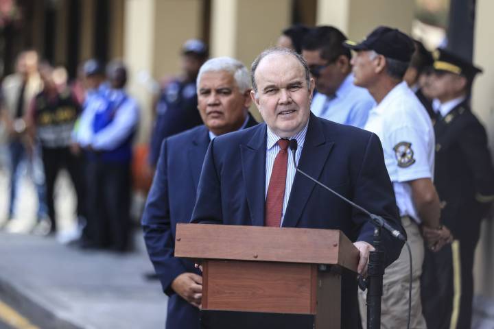 Rafael López Aliaga anuncia reunión con Santiváñez y lanza duras críticas al Gobierno por falta de acción contra el crimen