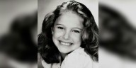 La foto acertijo: ¿Quién es esta niña que se lanzó al estrellato a los 13 años con una famosa película?