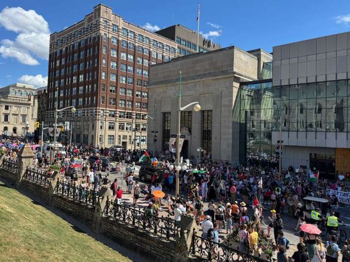 Palestinian supporters block Ottawa Pride Parade
