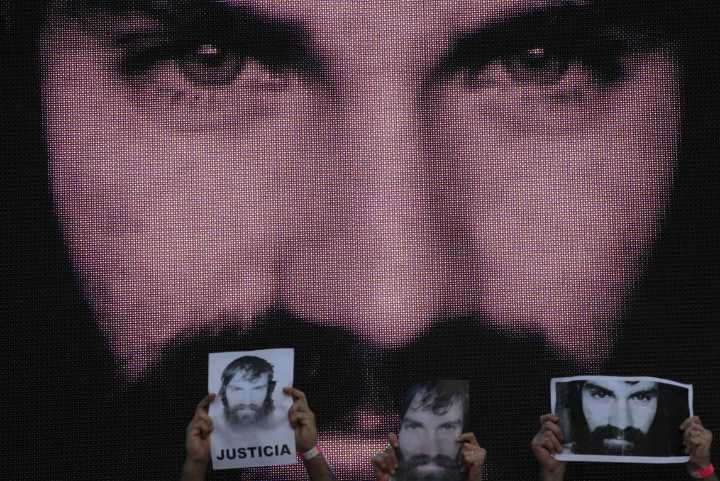 “Olvidar es imposible. Santiago, mi hermano” se presenta en Santa Rosa y Pico