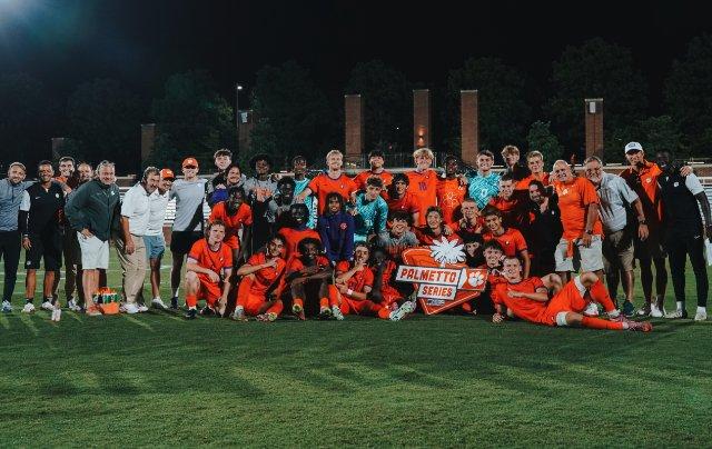 No. 6 Clemson Downs South Carolina 4