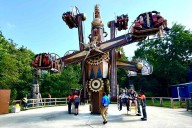 32 People Rescued After Being Stuck on Six Flags America Ride for Over an Hour