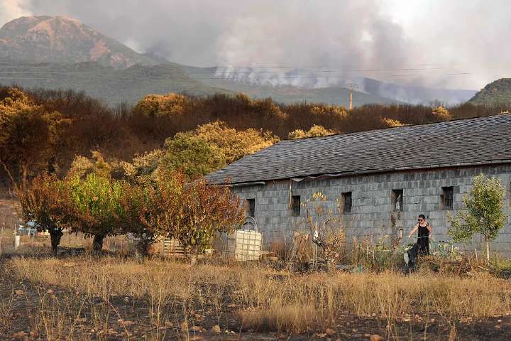Cruce de acusaciones entre Puente y Feijóo por la gestión del incendio de Las Médulas