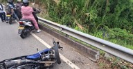 Chocaron en moto: conductor y parrillera rodaron 10 metros en vía de Caldas