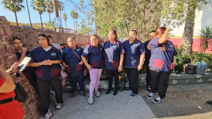 Empleados de limpieza del ISSSTE paran labores: exigen pago completo y condiciones dignas