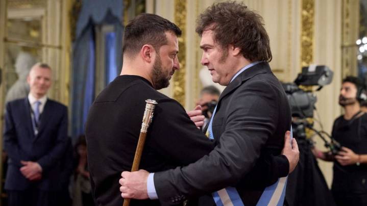 Milei habló con Zelenski a horas de la cumbre entre Trump y Putin en Alaska
