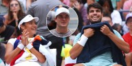 El incómodo momento entre Raducanu y otra figura del tenis en medio de los rumores de romance con Alcaraz: “Triángulo amoroso”