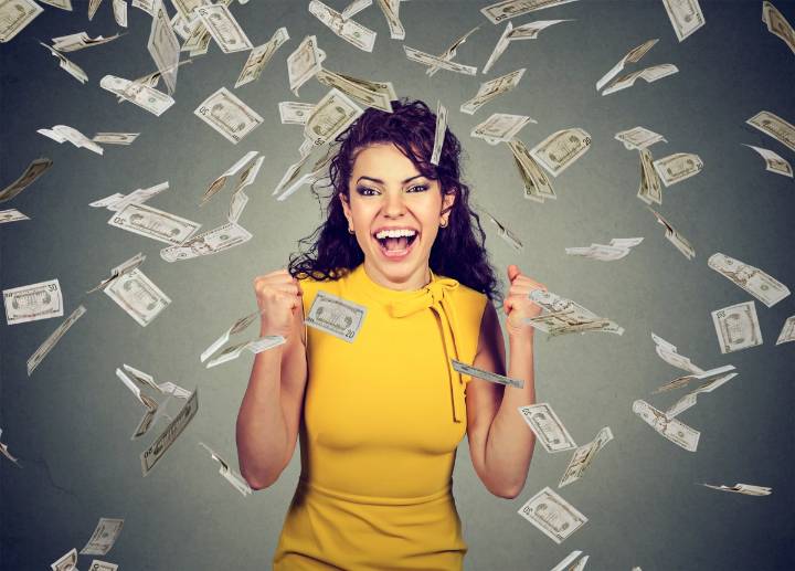 Mujer gana demanda a la Lotería de Texas y recibe su premio de $83.5 millones
