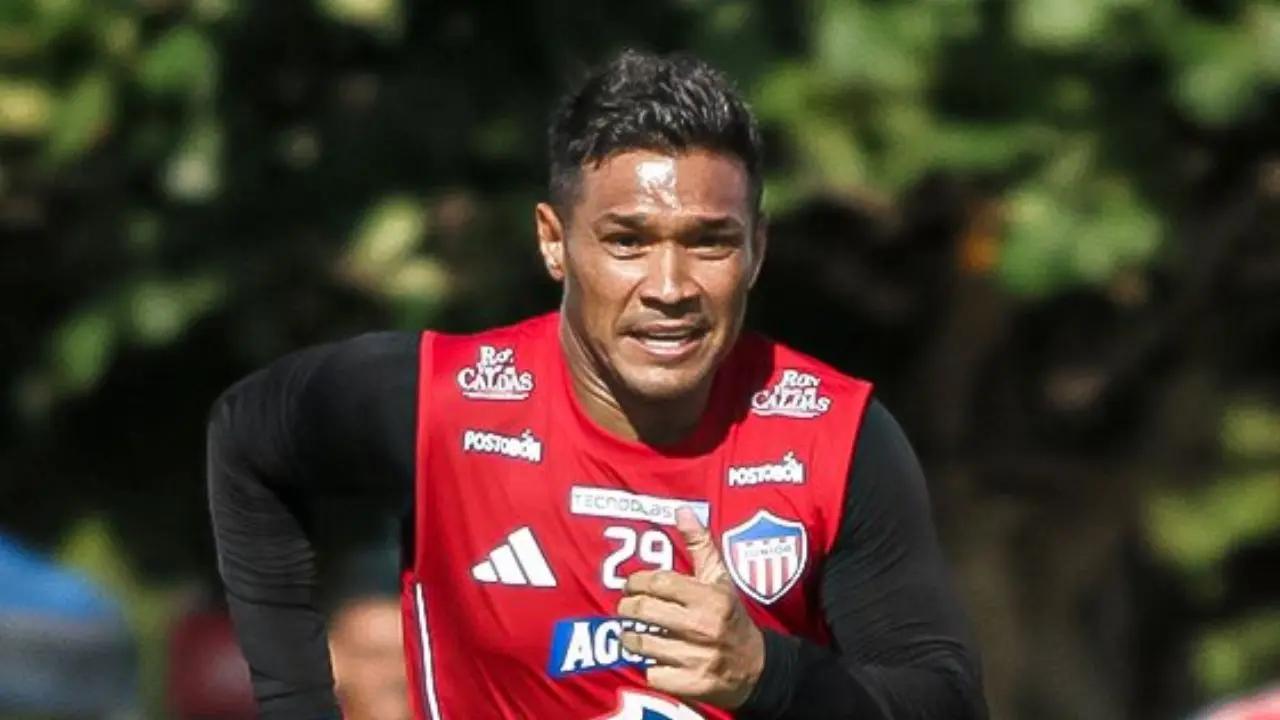 Teófilo Gutiérrez y el lío del préstamo; los hinchas se lo recordaron y él respondió