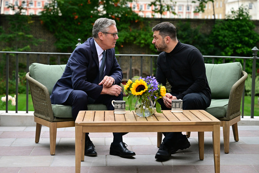 Zelenskyy meets with UK's Starmer as Europe braces for Trump