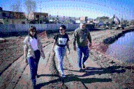 Mayra y Ceci Soler supervisaron las obras en el arroyo San Francisco