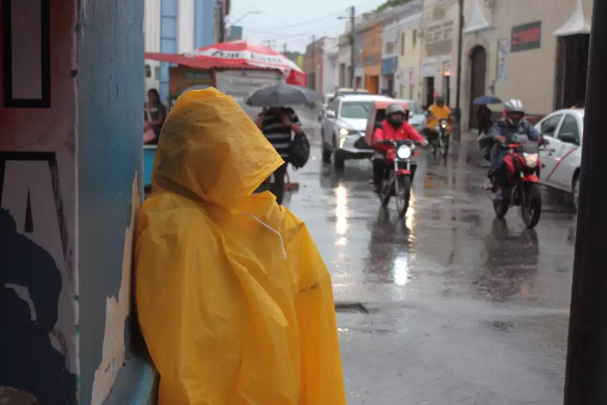 Clima en Yucatán 19 de agosto: Onda Tropical 24 causará lluvias este martes