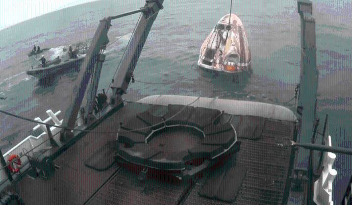 SpaceX astronauts splashdown safely off Southern California coast