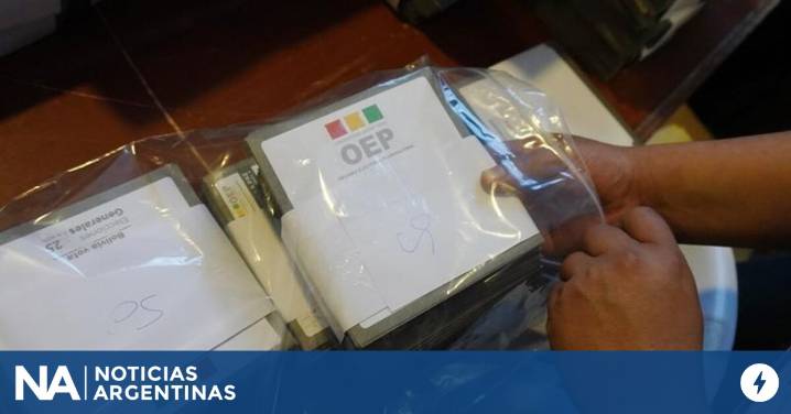 Casi ocho millones de bolivianos votan en la elección presidencial