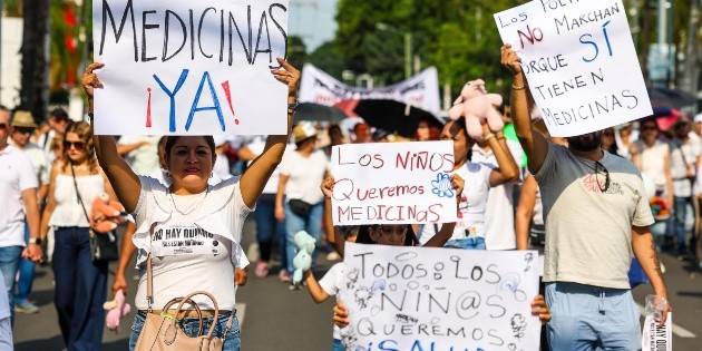 'No hay quimio, nos están matando'; pacientes marchan contra el desabasto de medicamento