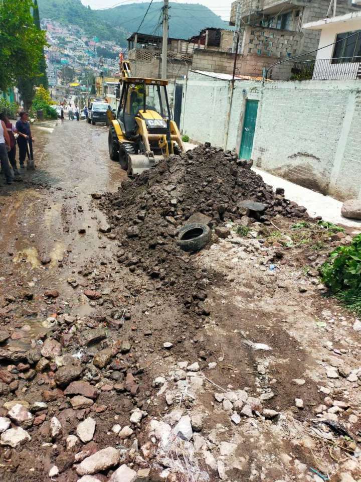 Ecatepec: Desazolvan  cauces y realizan labores de limpieza para evitar más inundaciones en la Cañada, luego de intensas lluvias