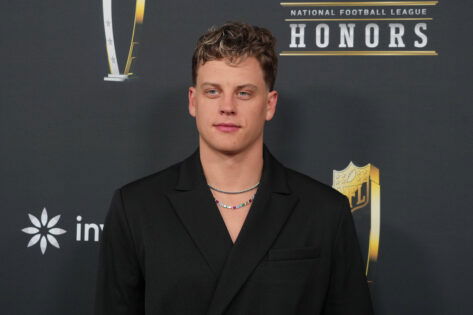 Fans Upset as Joe Burrow Refuses to Sign Autograph for a Kid Late Night