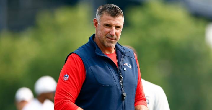 Bloodied Mike Vrabel setting tone for Patriots in Commanders joint practice
