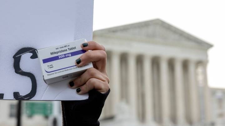 What to know about a Texas bill to let residents sue out
