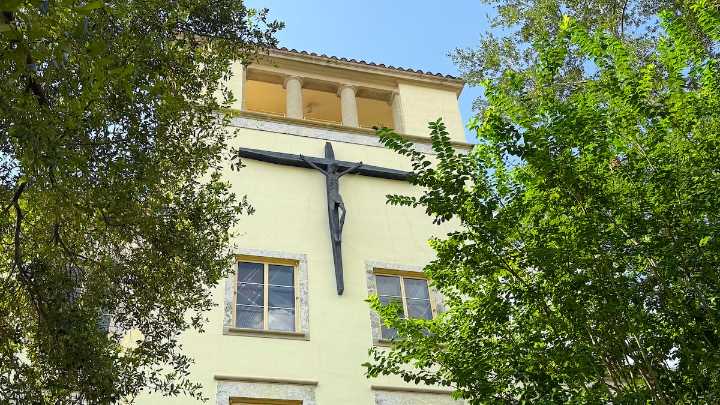 Catholic priest who worked in Florida faces child abuse accusations, lawsuit