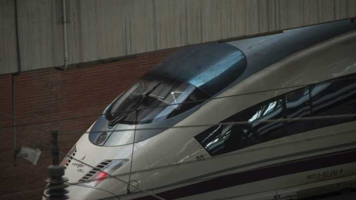 Renfe retira los Avlo del corredor Barcelona-Madrid: ¿y ahora qué hago con mi billete?