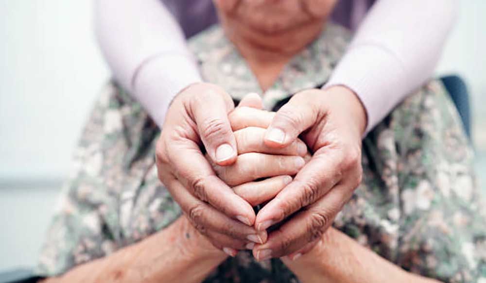 Las llamadas por violencia de género de mujeres mayores de 76 años se duplican respecto al año pasado