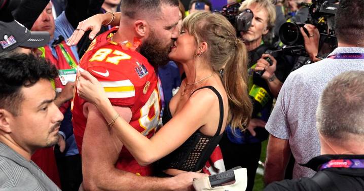 Dispatcher shakes it off after announcing Taylor Swift and Travis Kelce's engagement over scanner