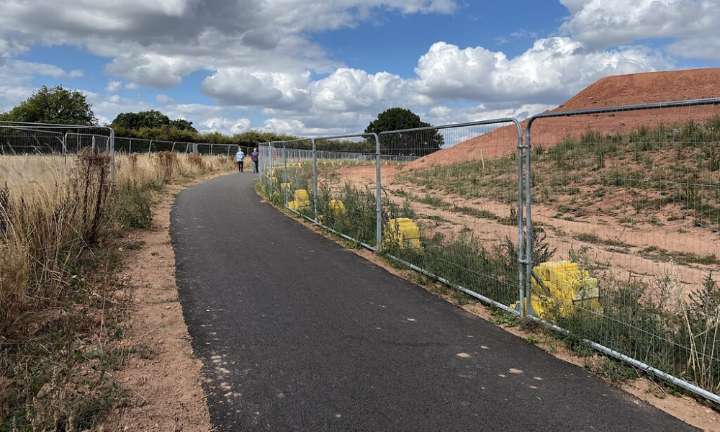 Green light for HS2 footpath bridge as year of disruption announced | Local News 