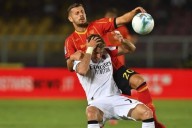 Analiza Milán mandar a Santi Giménez a la Roma