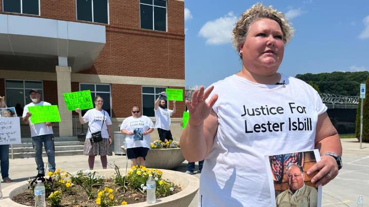 10Investigates: Monroe County woman seeks justice for father's jail death