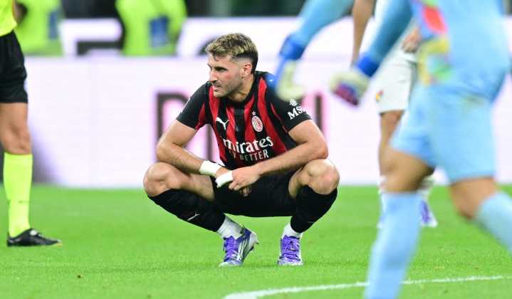 ¿No que se quedaba? Director del Milan confirma que Santiago Giménez podría irse a la Roma