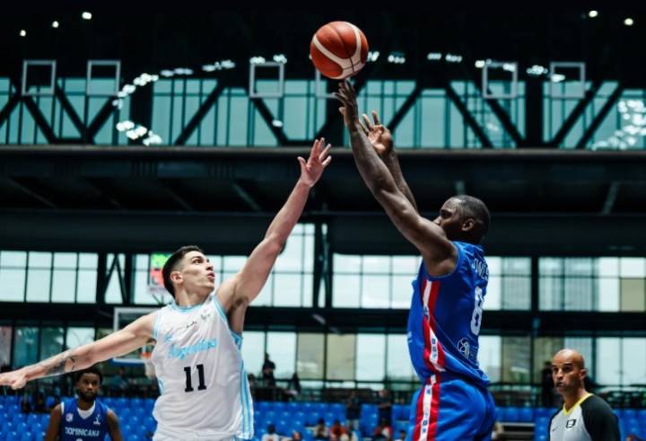Argentina perdió ante Dominicana y terminó a las trompadas en la AmeriCup