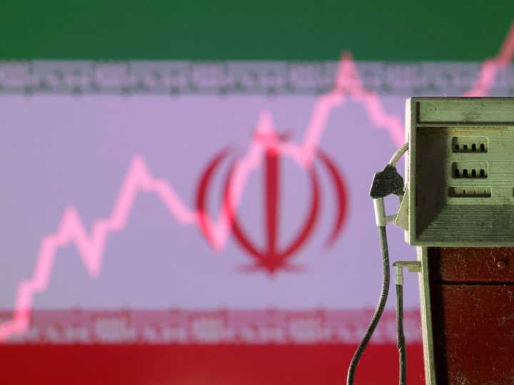 US issues sanctions against Greek shipper of Iranian oil