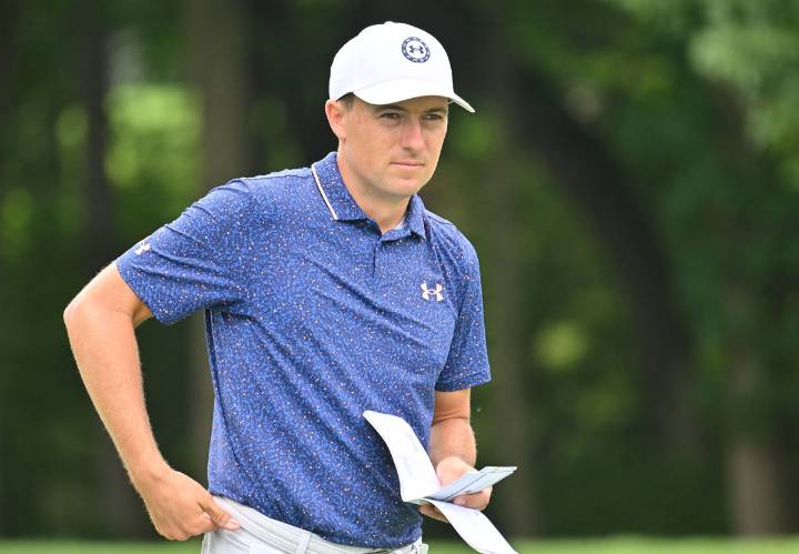Jordan Spieth Urged to Get Over His Inconsistencies After Narrowly Missing Out on FedEx Cup Playoffs Jordan Spieth narrowly missed the FedExCup Playoffs. Its time for him to stop overthinking and to s
