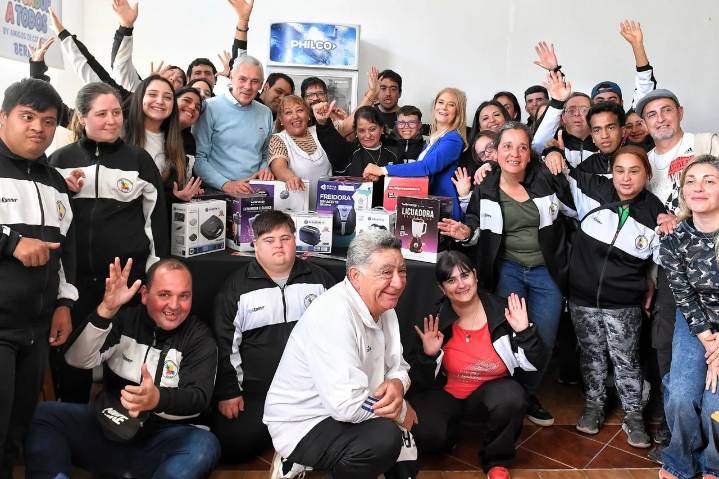 Magario: “Hay que votar en contra de Milei para decirle que no queremos más crueldad”
