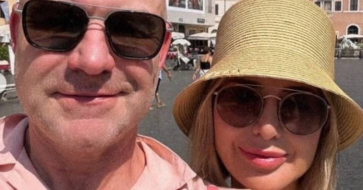 Coronation Street's Sally Carman 'forgets' co-star as she ditches UK with soap actor husband
