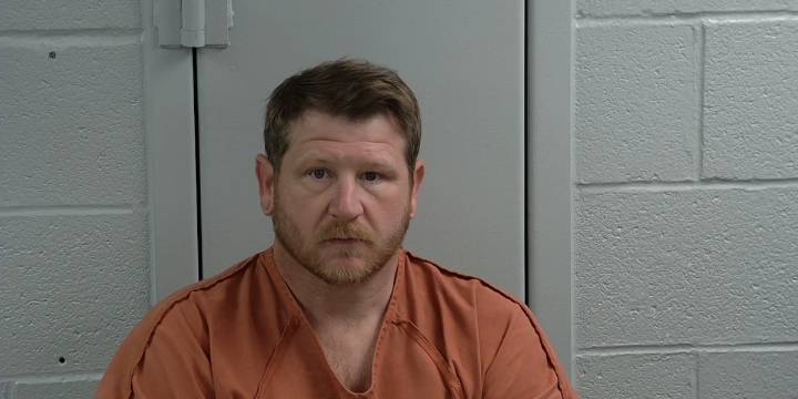 Auburn man arrested for multiple charges after stealing from local store