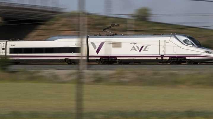 Restablecida la circulación de trenes de alta velocidad entre Madrid y Sevilla tras un fallo de tensión en la catenaria