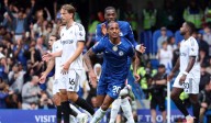 Raúl Jiménez no pudo ayudar al Fulham en la derrota ante el Chelsea