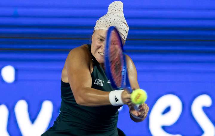 La rusa Shnaider vence a su compatriota Alexandrova y gana el título en Monterrey
