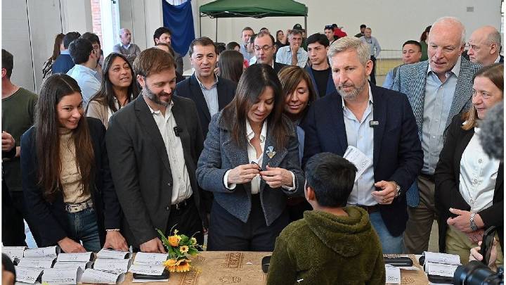 Concordia: Rogelio Frigerio destacó la entrega de anteojos a estudiantes entrerrianos