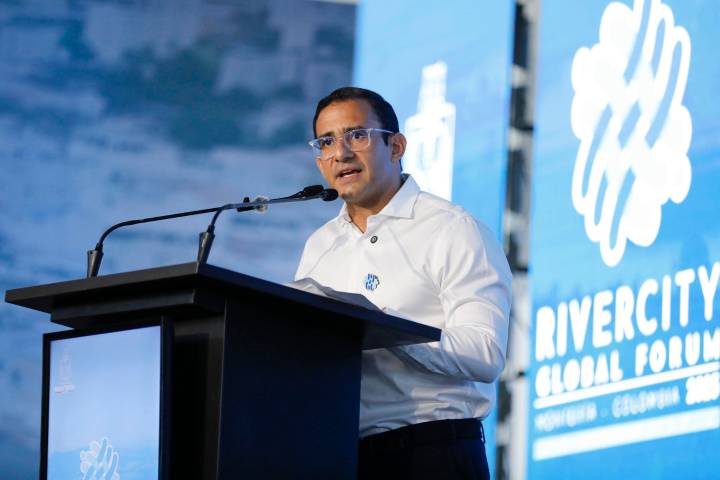 Foro mundial debate en ciudad colombiana de Montería el desarrollo de ciudades ribereñas