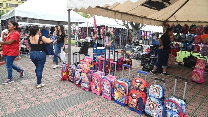 Diputados insisten en mochilas transparentes para escuelas de Tamaulipas: así funcionaría la medida