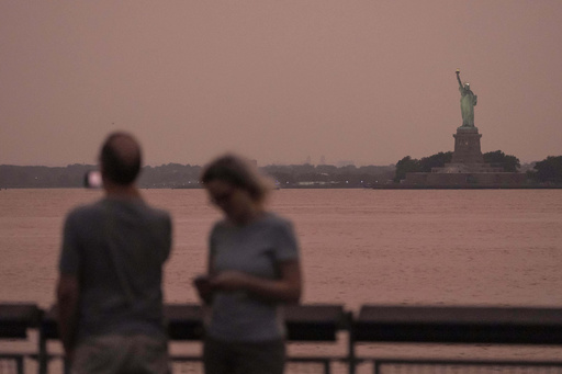 Republicanos de EEUU culpan a Canadá por incendios forestales y humo en sus estados